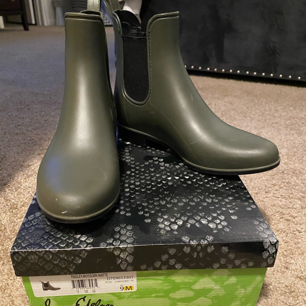 ✨Sam Edelman Tinsley Green Matte Boots